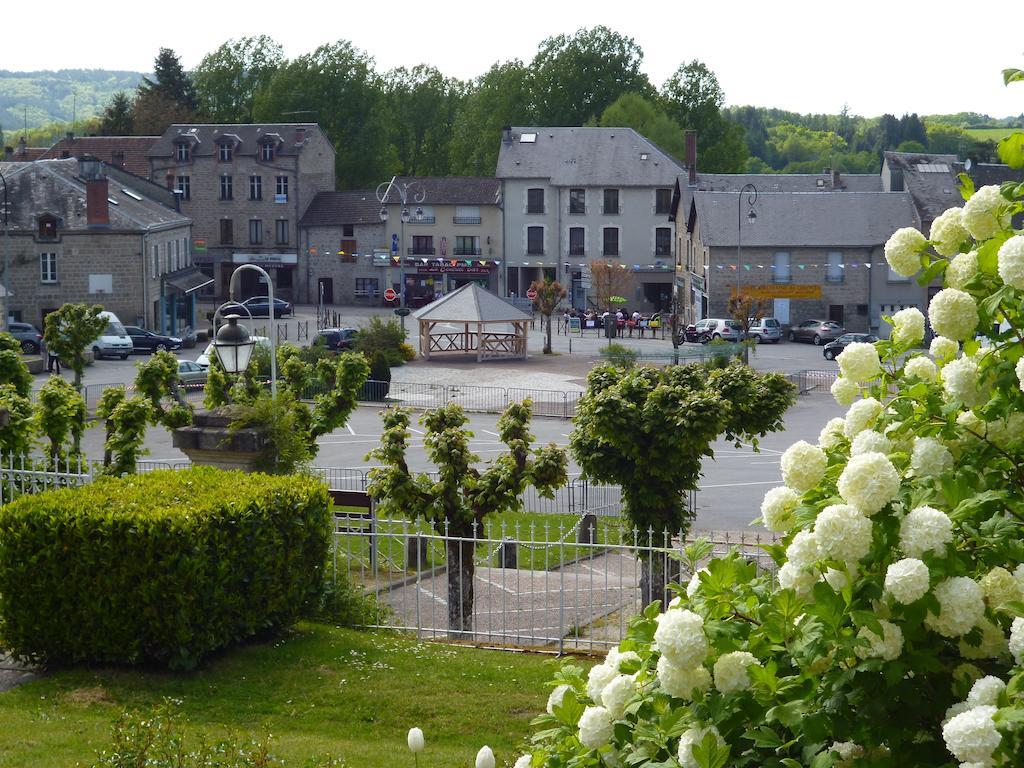 Chambres D'Hotes L'Hirondelle Du Lac Peyrat-le-Chateau Luaran gambar