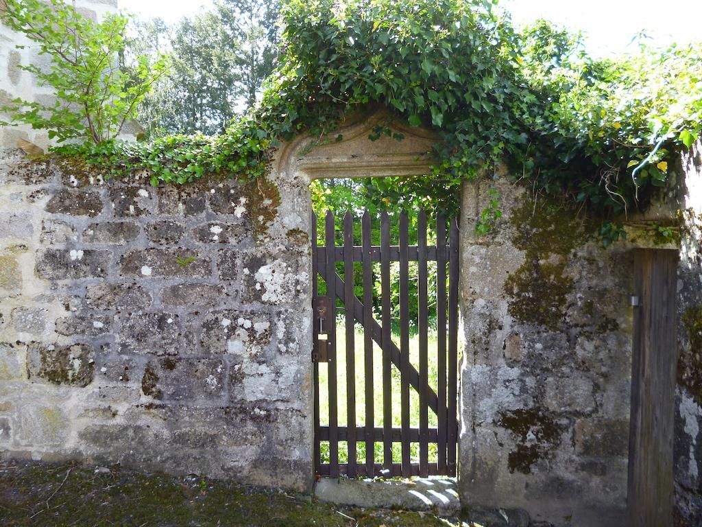 Chambres D'Hotes L'Hirondelle Du Lac Peyrat-le-Chateau Luaran gambar