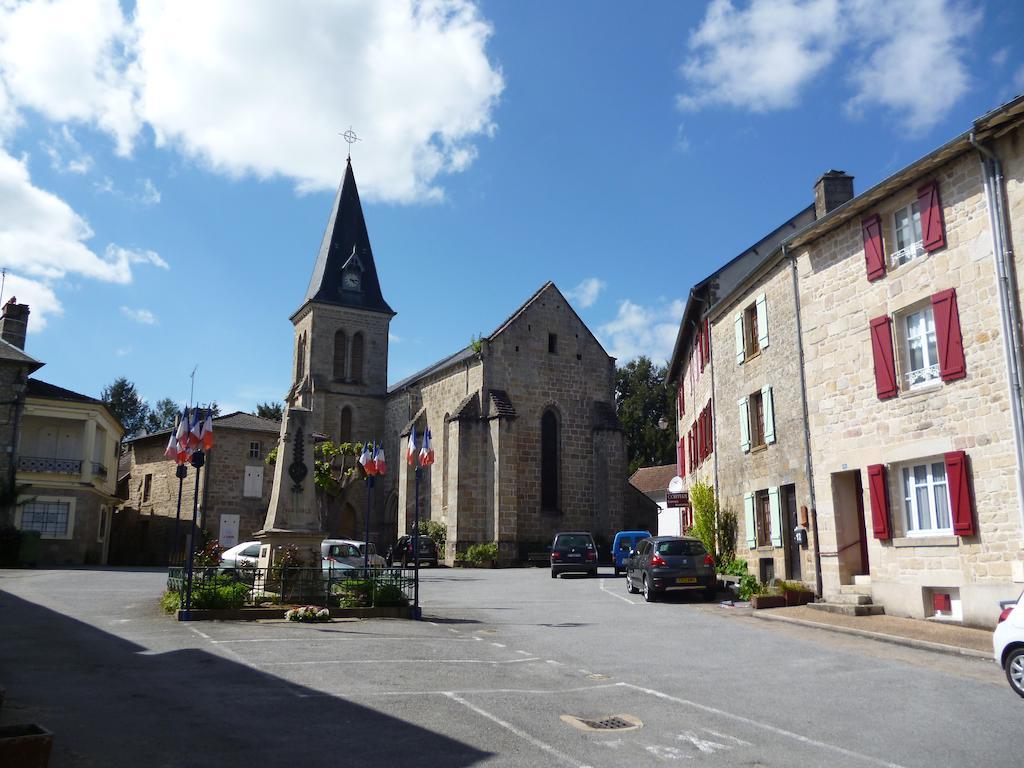 Chambres D'Hotes L'Hirondelle Du Lac Peyrat-le-Chateau Luaran gambar